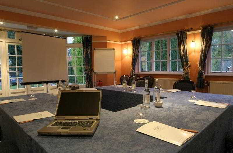 Hurtwood Hotel Peaslake Ανέσεις φωτογραφία